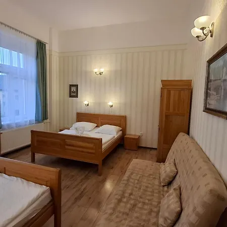 Stekl - 3* Hrubá Skála