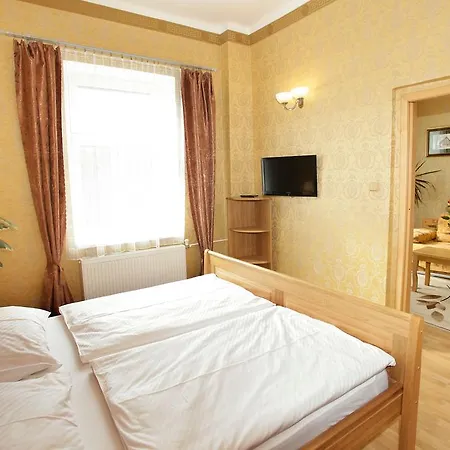 Otel Stekl - Hrubá Skála
