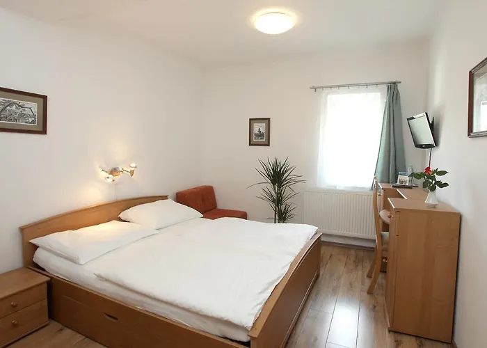 Hotel štekl - Hrubá Skála